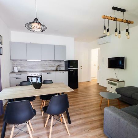 Franckina Hisa Apartment Izola Bagian luar foto