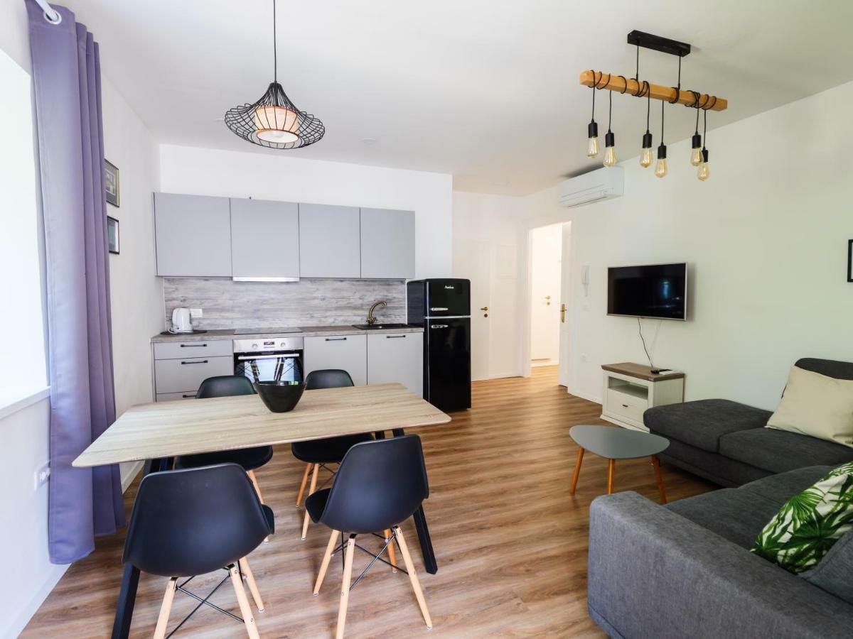 Franckina Hisa Apartment Izola Bagian luar foto