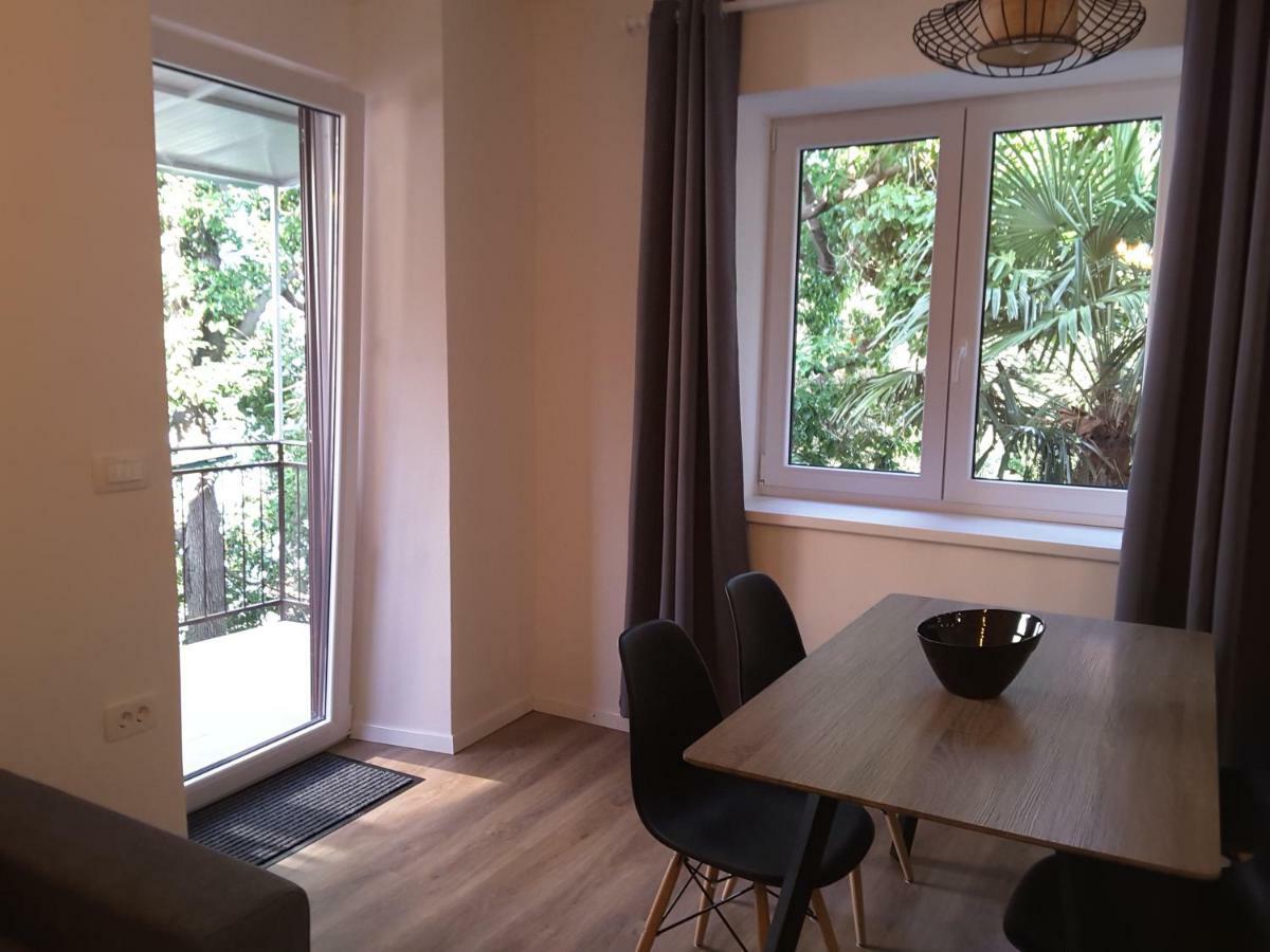 Franckina Hisa Apartment Izola Bagian luar foto