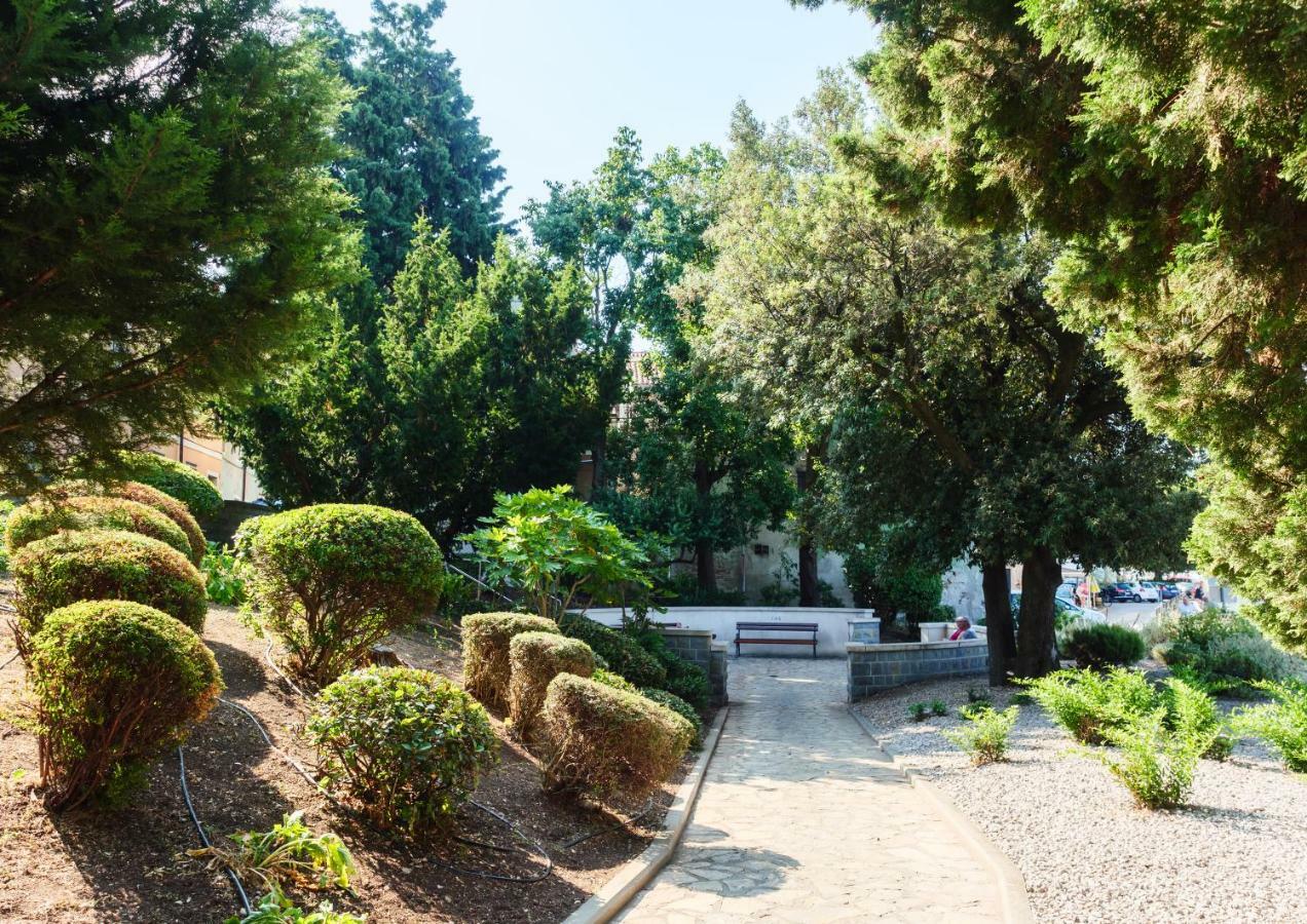 Franckina Hisa Apartment Izola Bagian luar foto