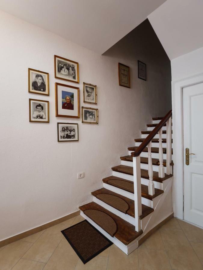 Franckina Hisa Apartment Izola Bagian luar foto